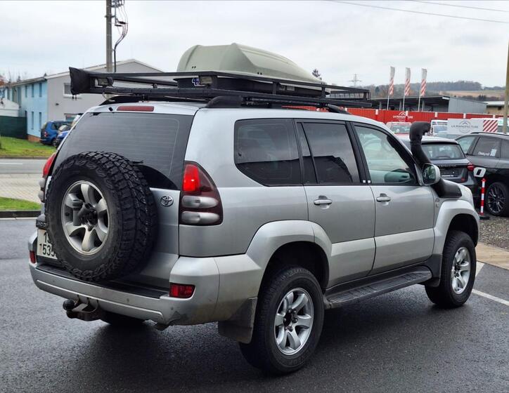 Toyota Land Cruiser 7