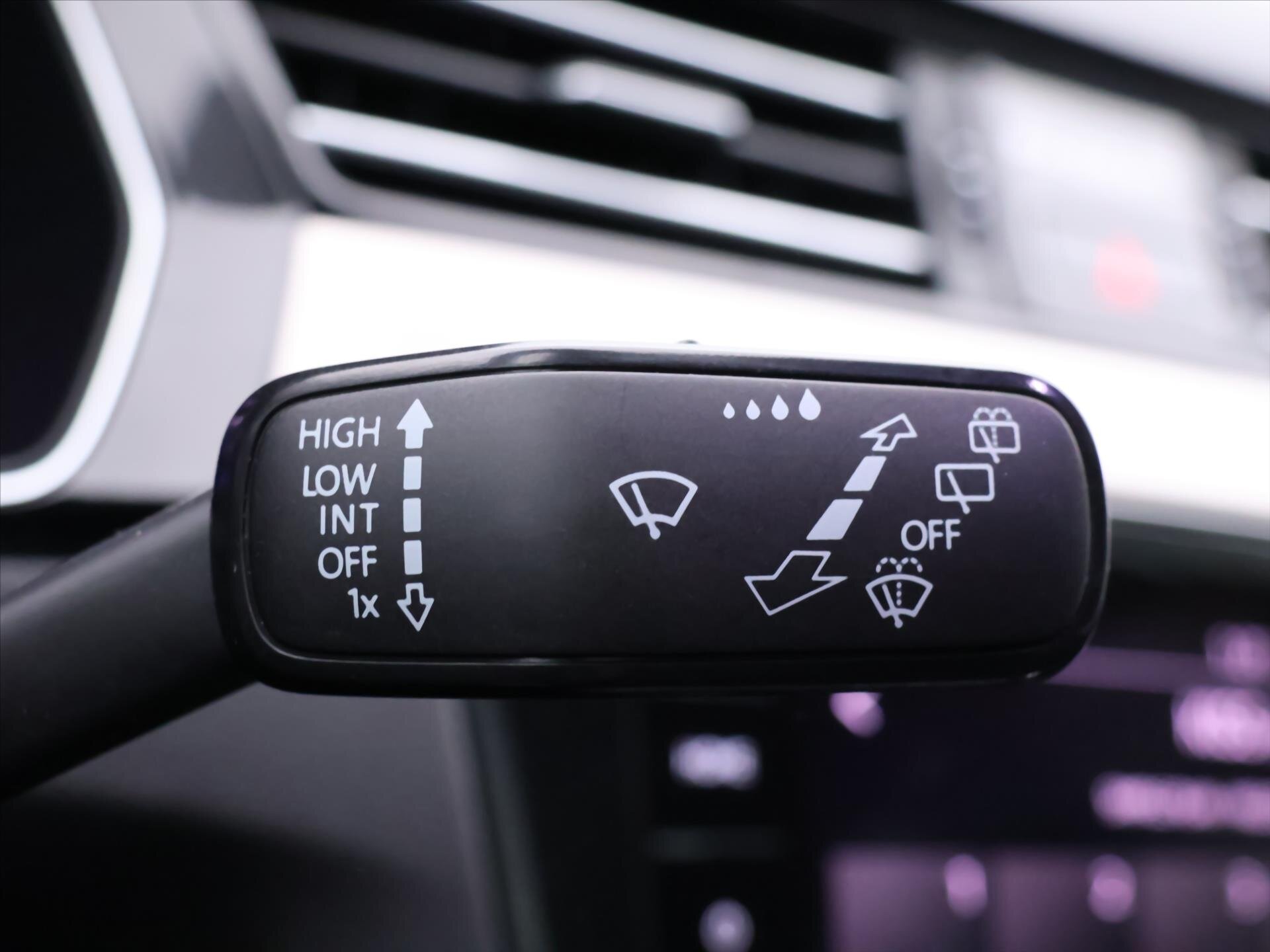 Volkswagen Passat Kombi 1,6 l 88 kw