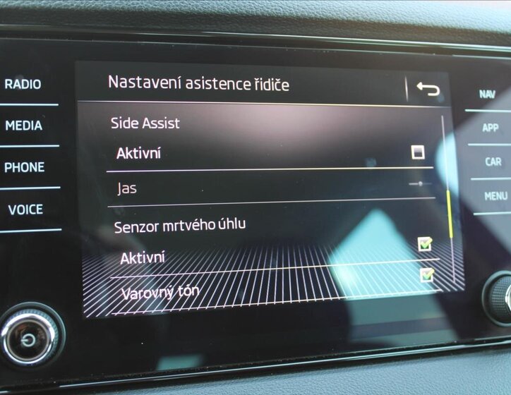 Škoda Karoq SUV / Terénní 1,5 l 110 kw