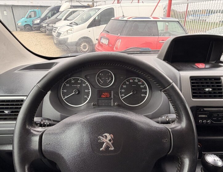 Peugeot Expert Tepee MPV 2,0 l 120 kw