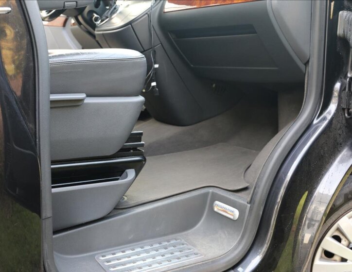 Volkswagen Multivan MPV 2,5 l 128 kw