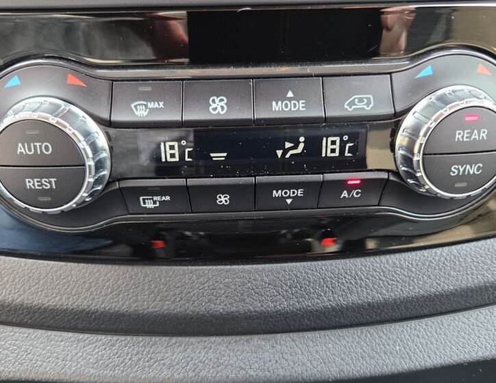 Mercedes-Benz Vito VAN / Minibus 2,0 l 174 kw