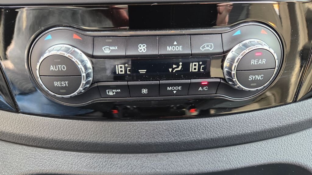 Mercedes-Benz Vito VAN / Minibus 2,0 l 174 kw