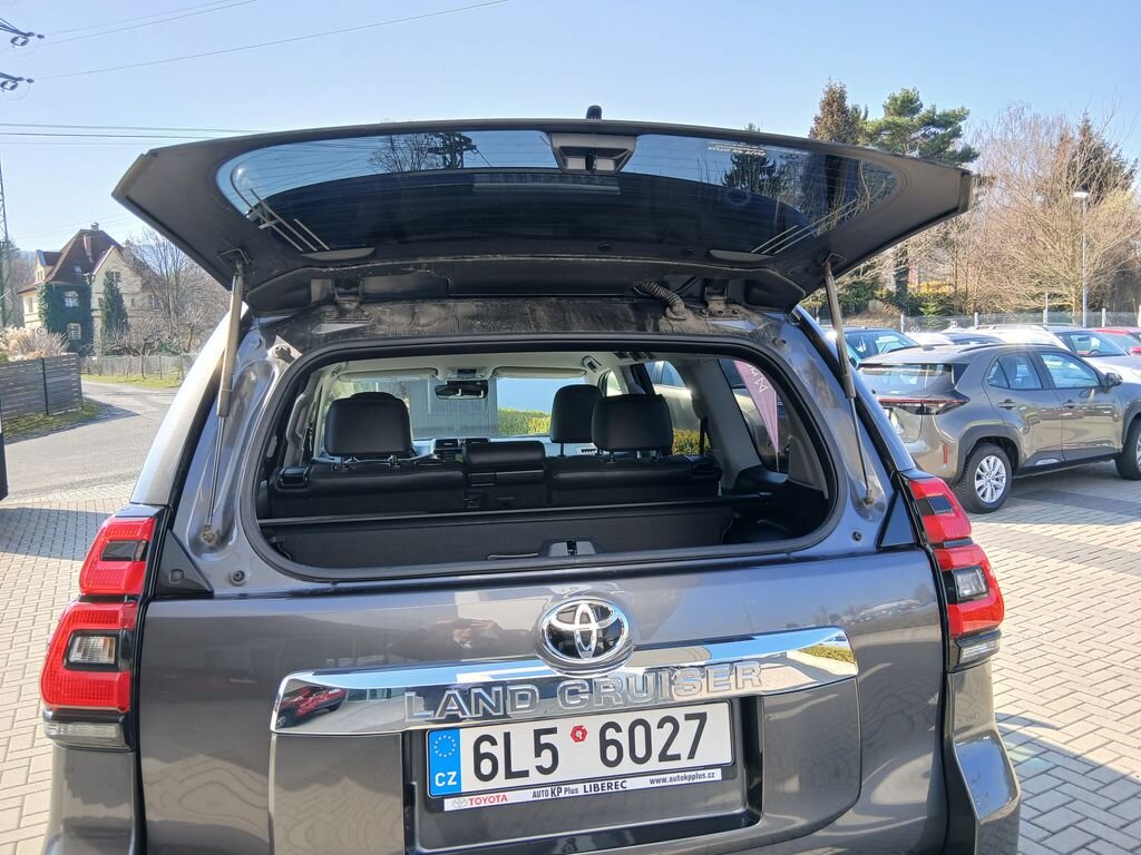 Toyota Land Cruiser SUV / Terénní 2,8 l 150 kw