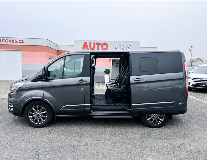 Ford Tourneo Custom 11