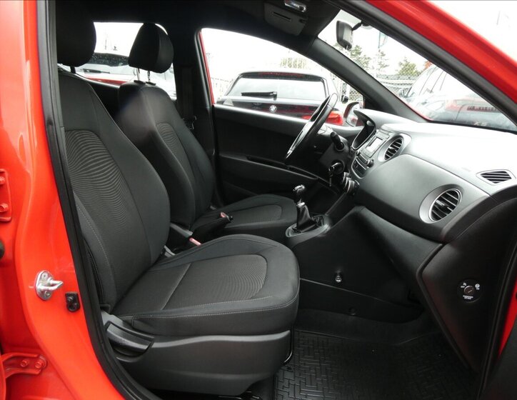 Hyundai i10 Hatchback 998,0 49 kw