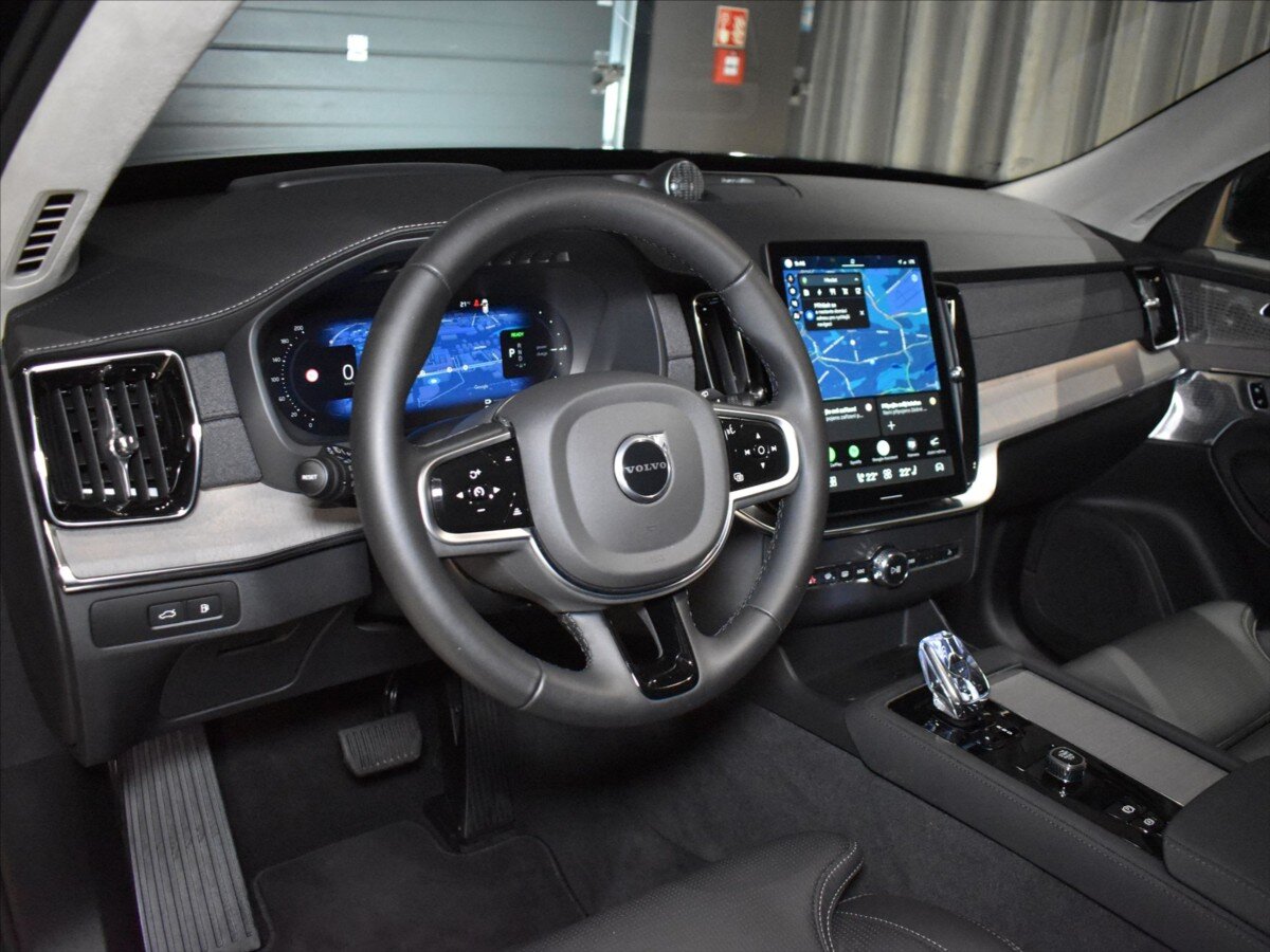 Volvo XC90 SUV / Terénní 2,0 l 228 kw