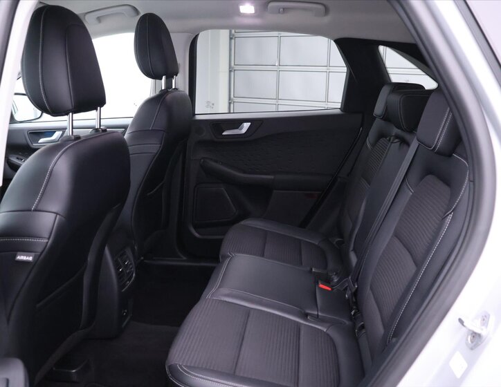 Ford Kuga SUV / Terénní 1,5 l 110 kw