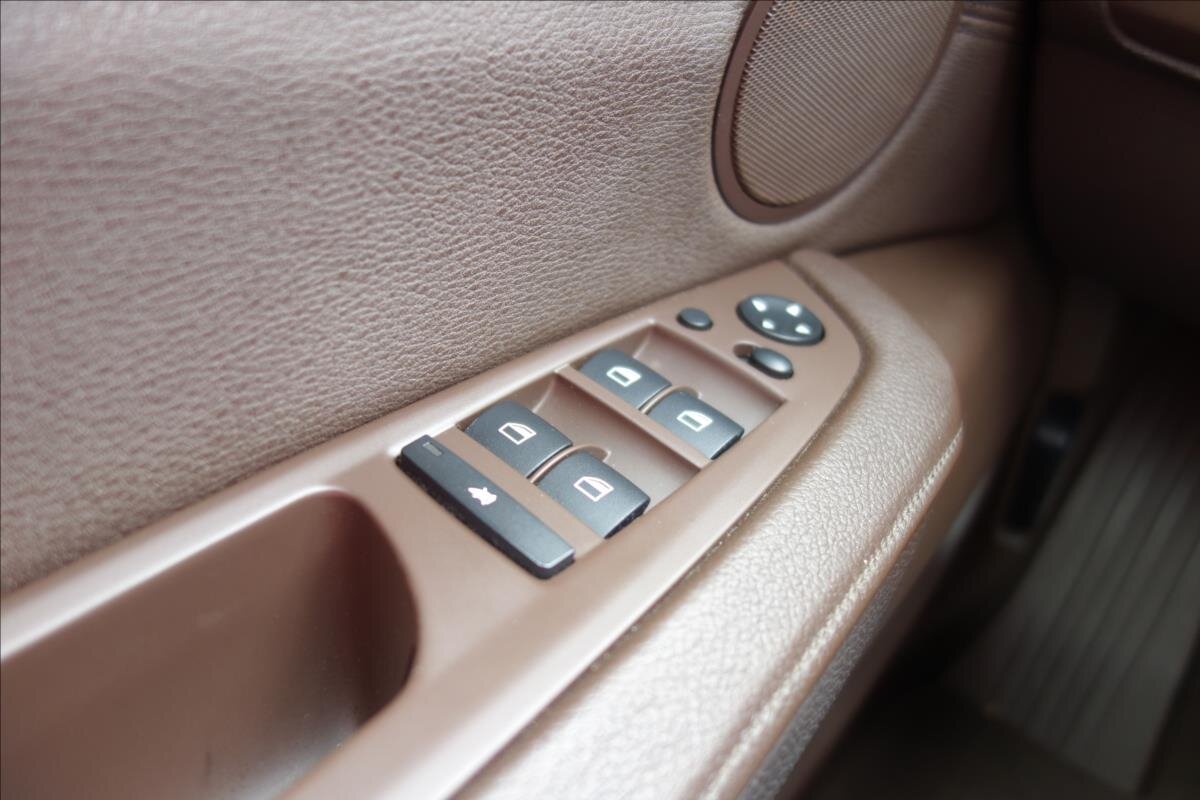 BMW X5 SUV / Terénní 3,0 l 225 kw