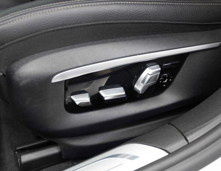 BMW Řada 7 Sedan 4,4 l 330 kw