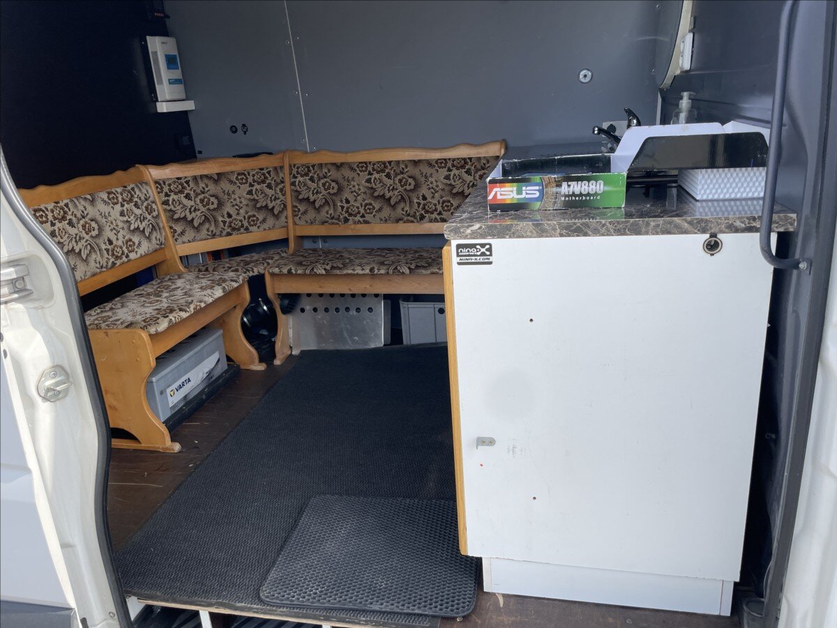 Volkswagen Crafter Skříň 2,0 l 120 kw