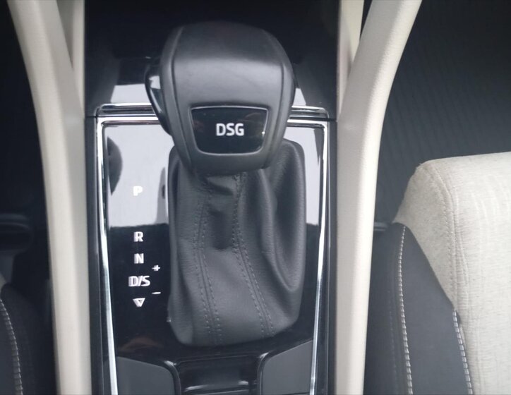 Škoda Karoq Kombi 1,5 l 110 kw