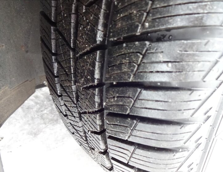 Ford Tourneo Connect MPV 998,0 74 kw