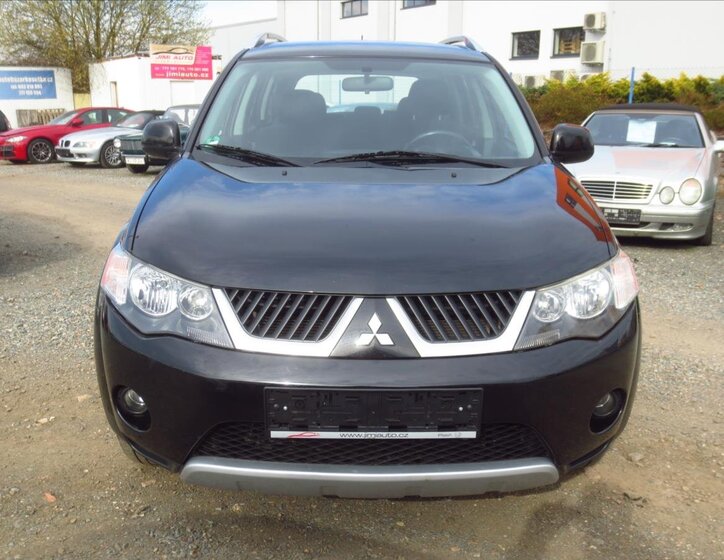 Mitsubishi Outlander SUV / Terénní 2,4 l 125 kw