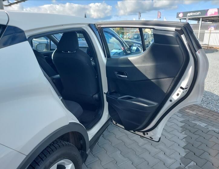 Toyota C-HR 19
