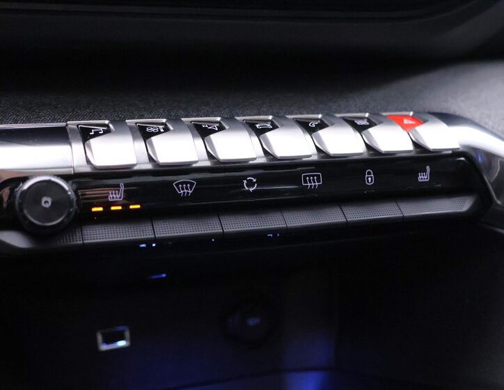 Peugeot 3008 SUV / Terénní 1,2 l 96 kw