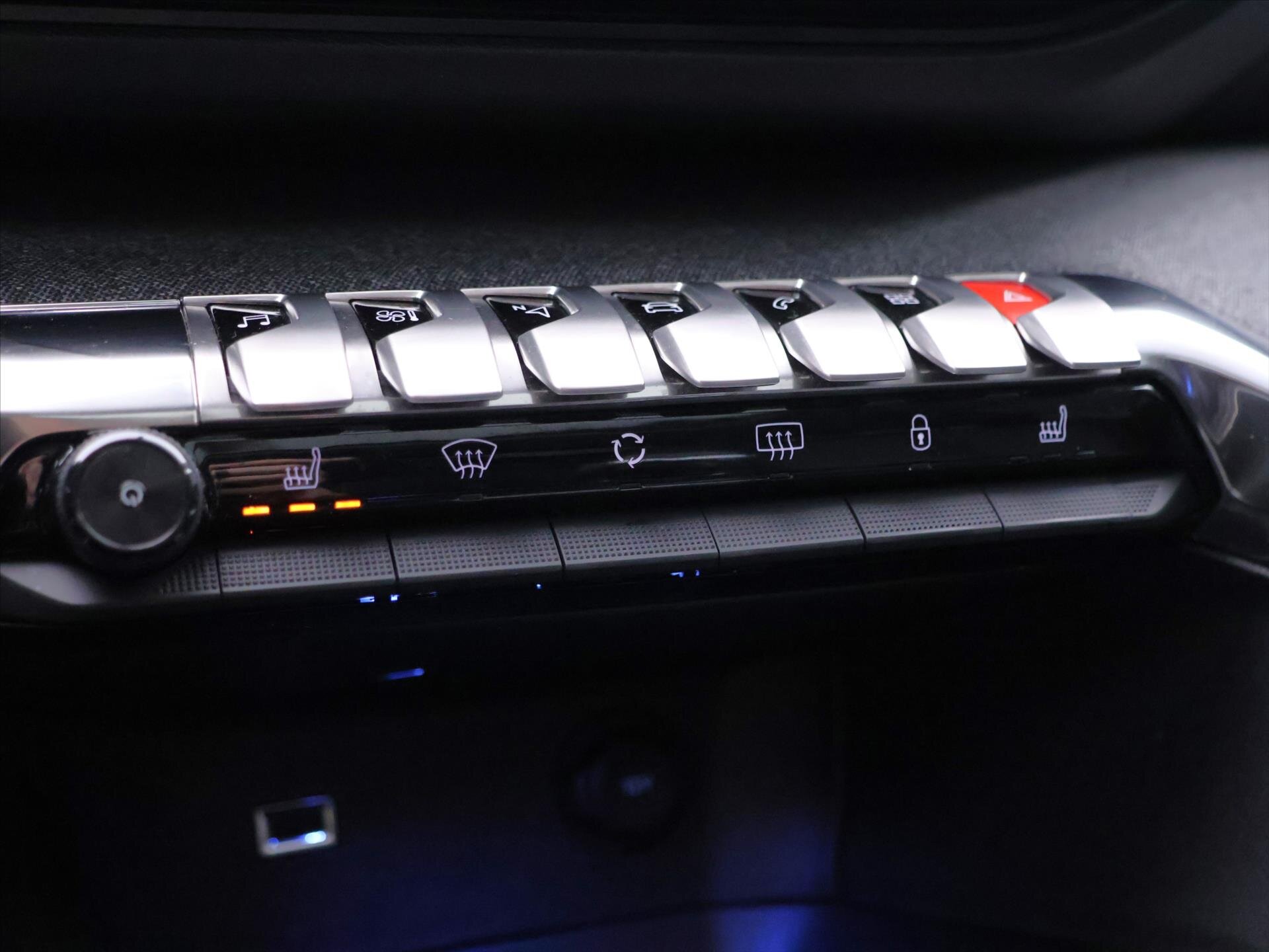 Peugeot 3008 SUV / Terénní 1,2 l 96 kw