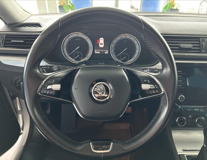 Škoda Superb Sedan / Limuzína 2,0 l 110 kw