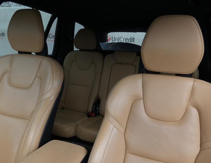Volvo XC90 SUV / Terénní 2,0 l 220 kw
