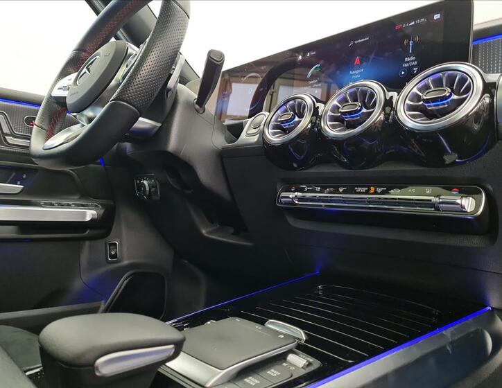 Mercedes-Benz EQB 16