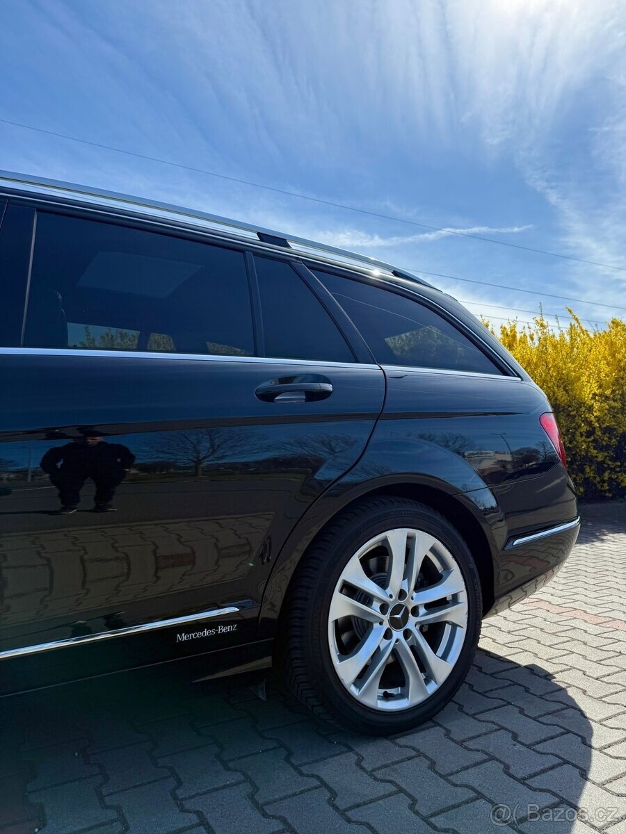 Mercedes-Benz Třídy C Kombi 0,0 195 kw