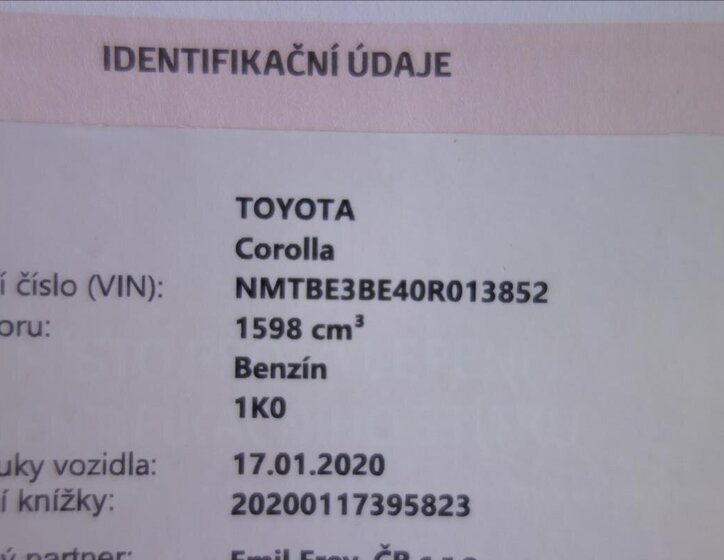 Toyota Corolla Sedan / Limuzína 1,6 l 97 kw