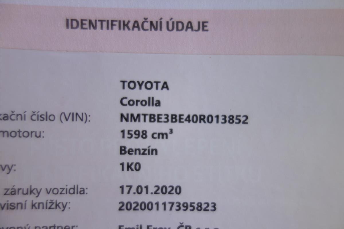 Toyota Corolla Sedan / Limuzína 1,6 l 97 kw