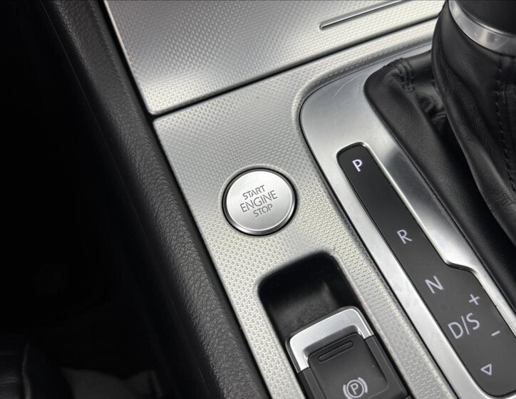 Volkswagen Touareg SUV / Terénní 3,0 l 193 kw