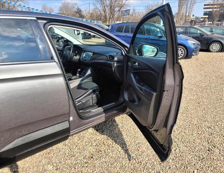 Opel Grandland X SUV / Terénní 1,5 l 96 kw