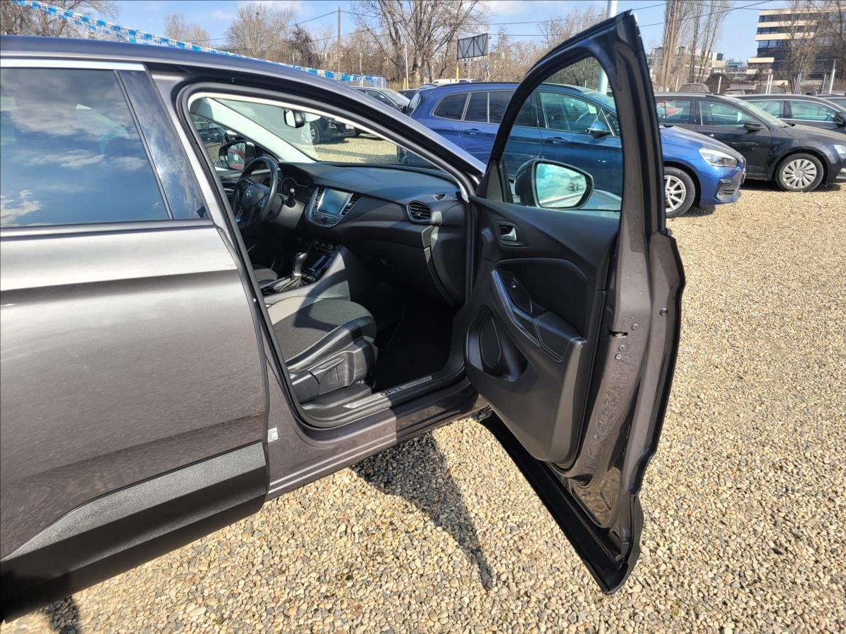 Opel Grandland X SUV / Terénní 1,5 l 96 kw