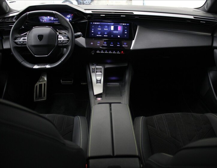 Peugeot 408 Liftback 1,6 l 165 kw