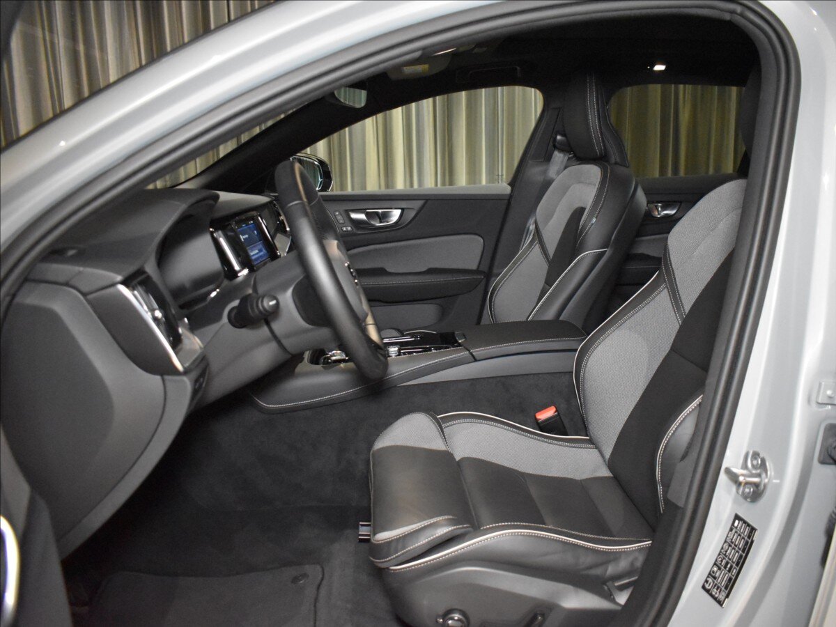 Volvo V60 Kombi 2,0 l 186 kw