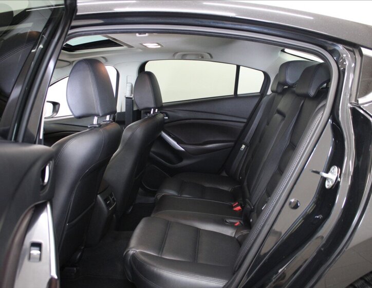 Mazda 6 Sedan / Limuzína 2,2 l 129 kw