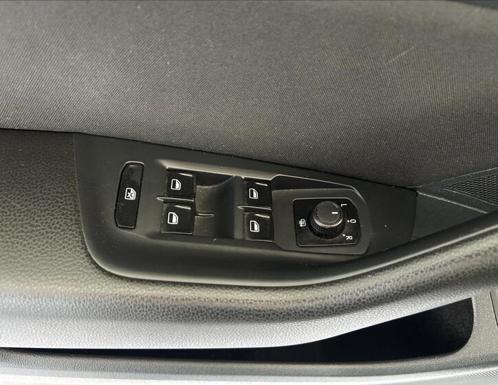 Volkswagen Passat Sedan / Limuzína 1,4 l 110 kw