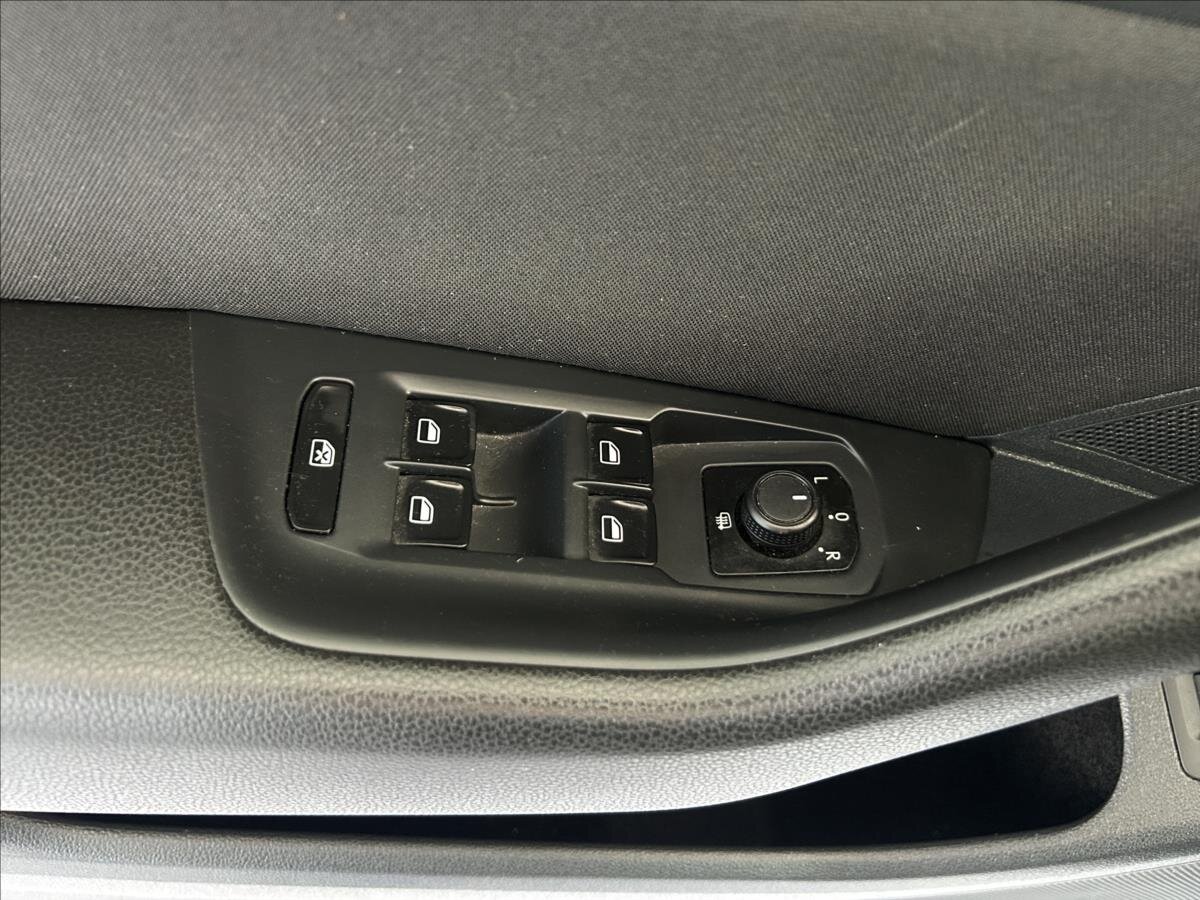 Volkswagen Passat Sedan / Limuzína 1,4 l 110 kw