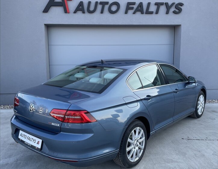 Volkswagen Passat Sedan 1,8 l 132 kw