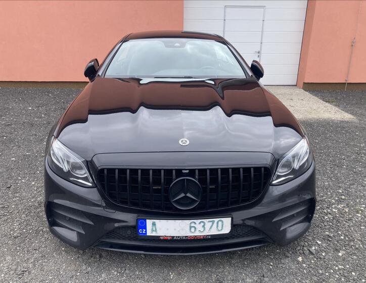 Mercedes-Benz Třídy E 32