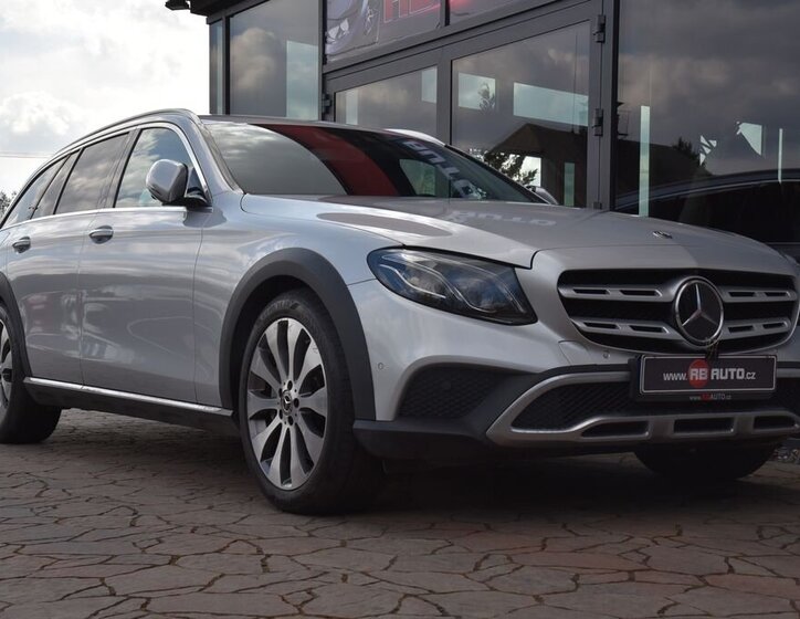 Mercedes-Benz Třídy E Kombi 2,9 l 250 kw