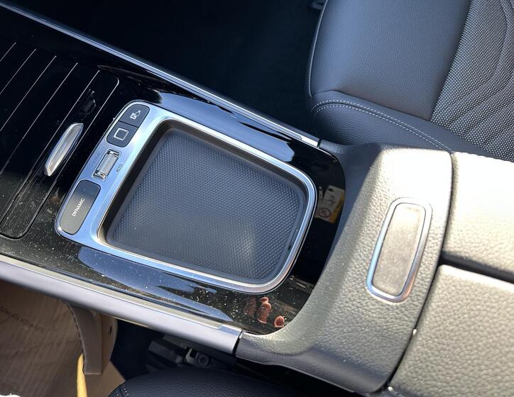 Mercedes-Benz EQA 12