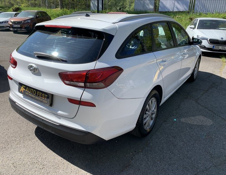 Hyundai i30 Kombi 1,6 l 81 kw