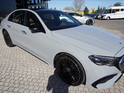 Mercedes-Benz Třídy E Sedan / Limuzína 2,0 l 145 kw
