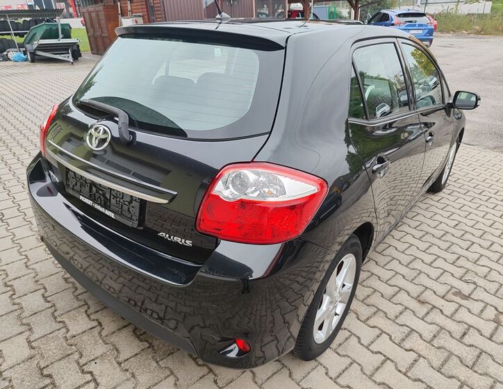 Toyota Auris 4