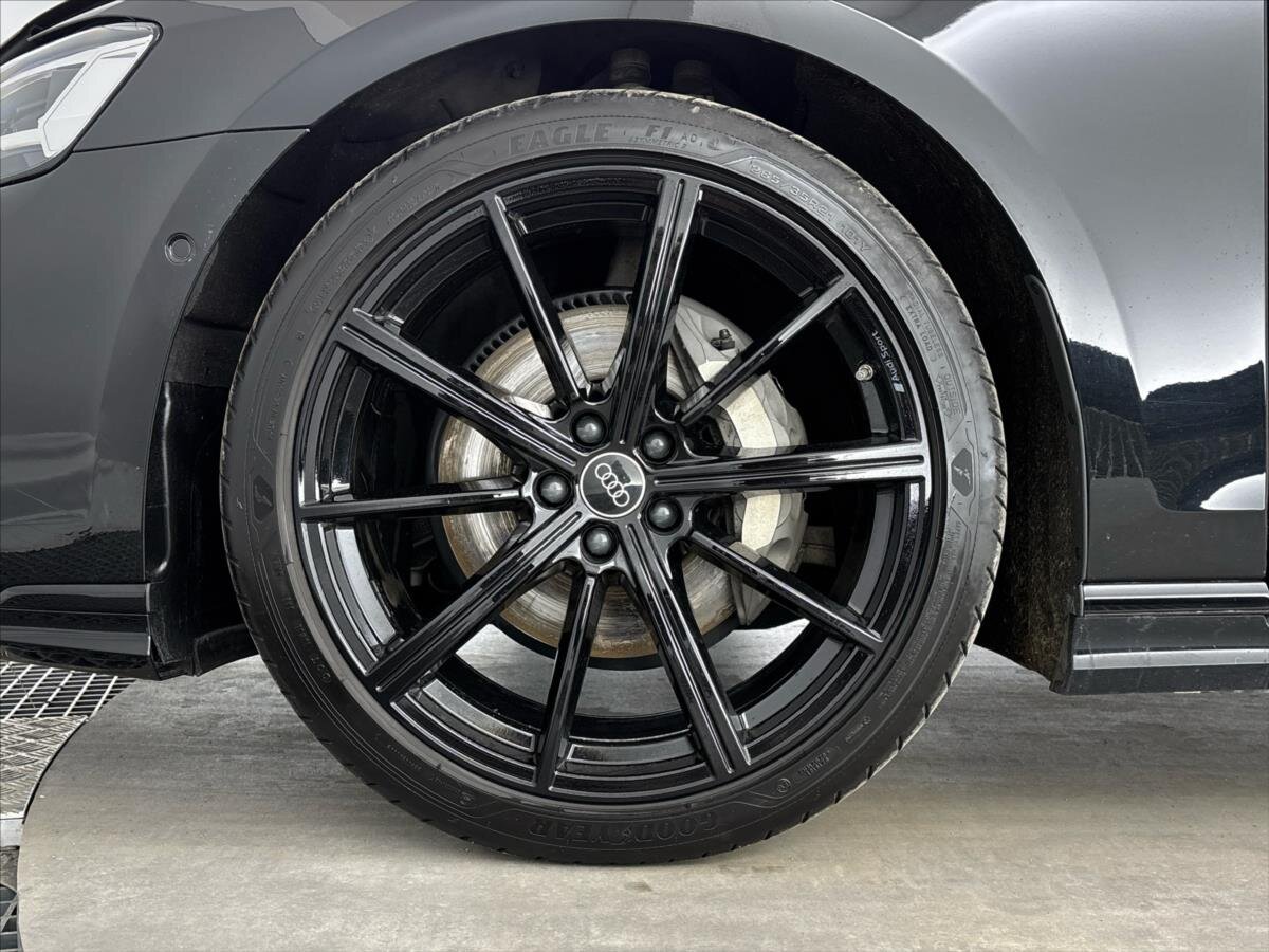 Audi A8 Sedan / Limuzína 3,0 l 210 kw