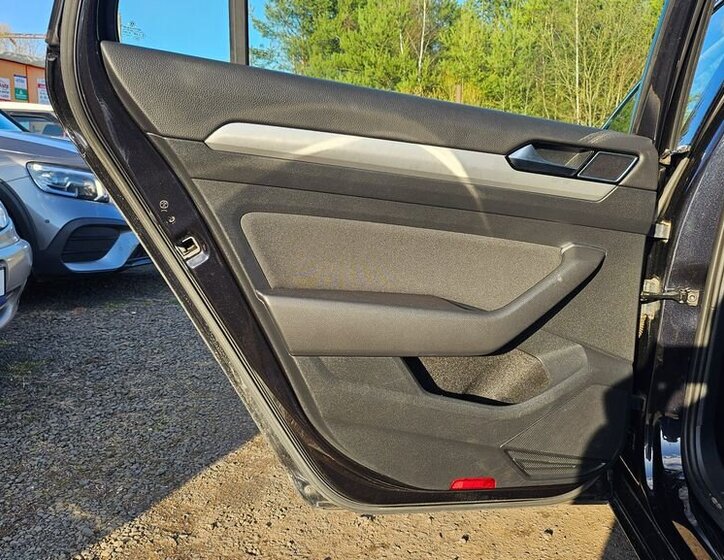 Volkswagen Passat Kombi 1,6 l 88 kw