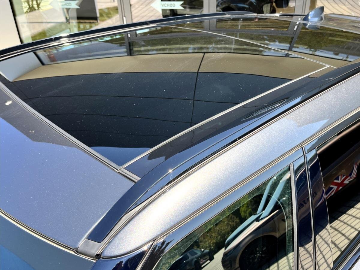 Land Rover Range Rover Velar SUV 2,0 l 150 kw