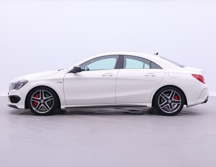 Mercedes-Benz CLA 4