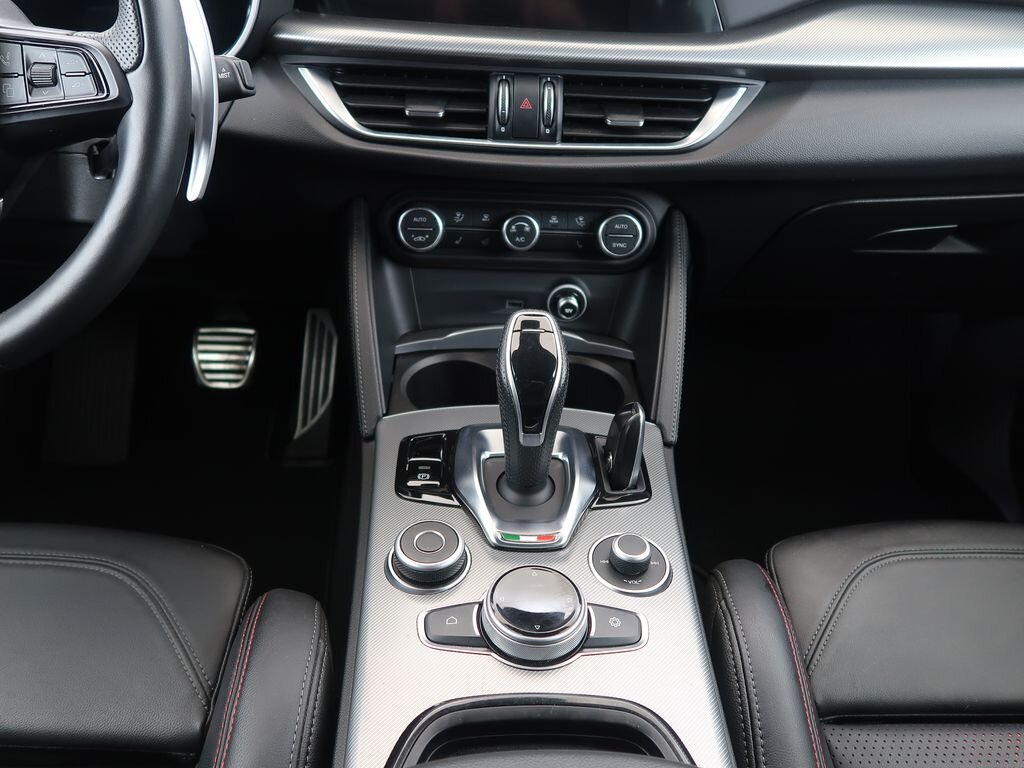 Alfa Romeo Stelvio SUV / Terénní 2,0 l 206 kw