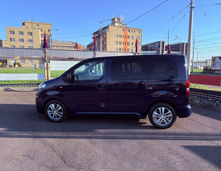 Peugeot Traveller 6