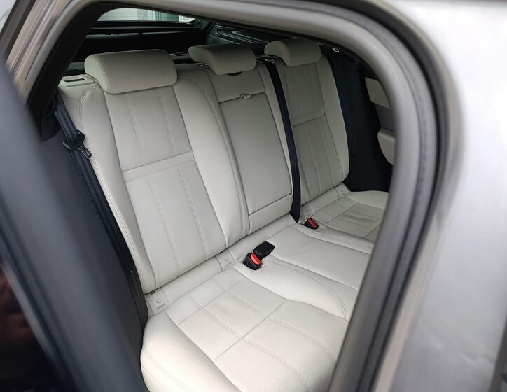 Land Rover Range Rover Velar SUV / Terénní 2,0 l 184 kw