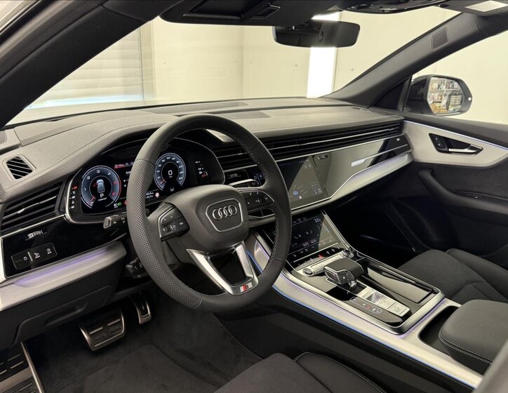 Audi Q8 SUV 3,0 l 210 kw